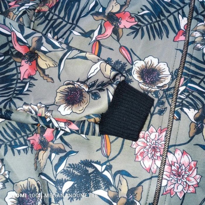 🌺 Veste Femme – Boutique Indépendante – Taille 38 🌺 Style floral affirmé & coupe casual chic - photo numéro 3