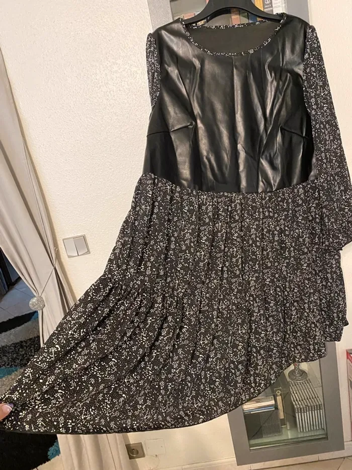 superbe robe évasée SHEIN taille 4xl 52 / 54  neuve - photo numéro 3