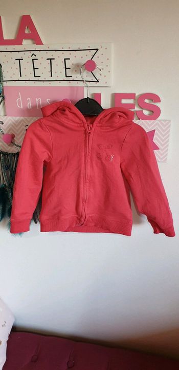 Gilet à capuche zippé