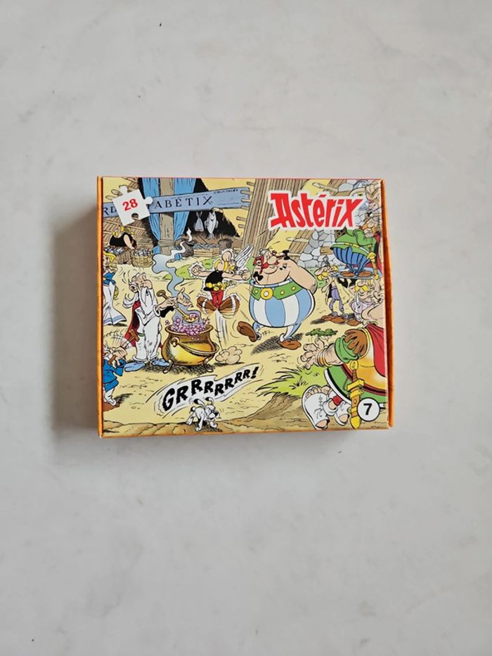 Mini puzzle Astérix 28 pièces Neuf u19 - photo numéro 2