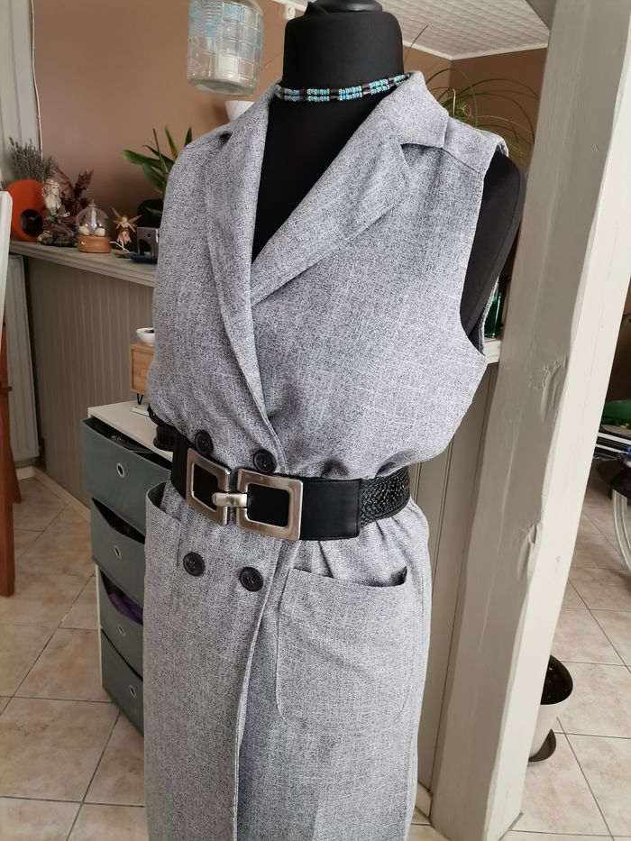 Robe droite neuve T36.38.