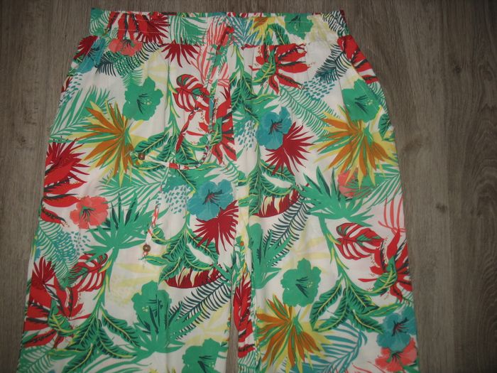 PANTALON FLUIDE A FLEURS "KEAWA" - TAILLE L - n°02 - photo numéro 2