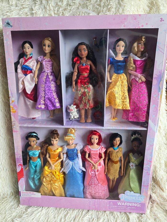 Poupee barbie disney princesse mulan raiponce vaiana blanche neige aurore jasmine belle cendrillon ariel pocahontas tiana disneyland paris