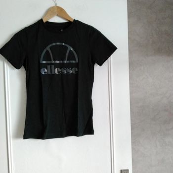 Tee shirt femme taille 36 Ellesse