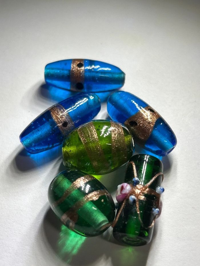 A634, Perles en verre