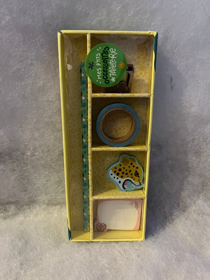 Coffret Papeterie édition Jungle activité manuelle Edition Auzou Neuf - photo numéro 3