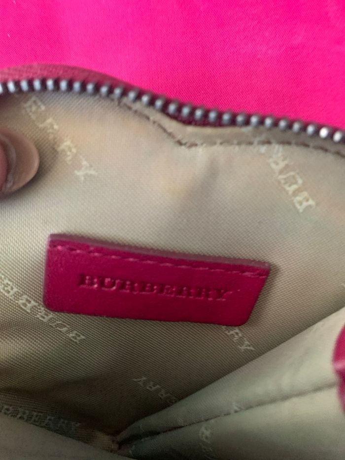 Très beau portefeuille burberry - photo numéro 2