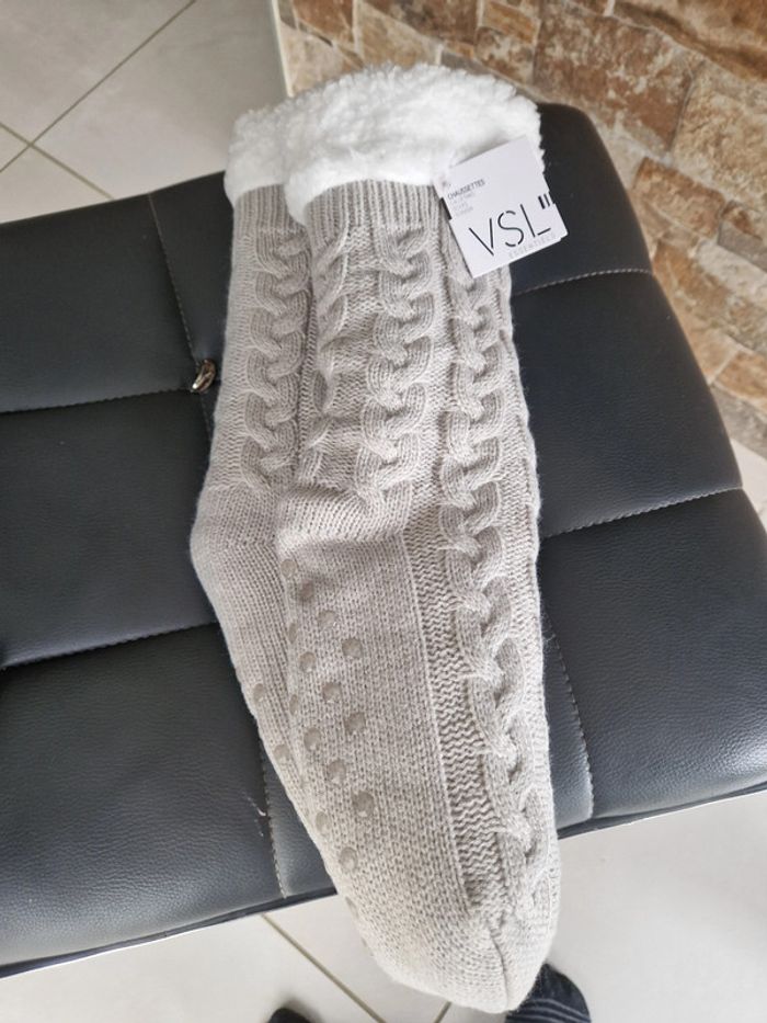 1 paire chaussette pantoufle gris blanc neuf  taille unique