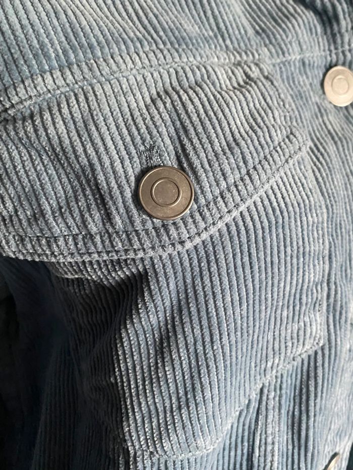 Sur chemise bleue en velours côtelé - photo numéro 3