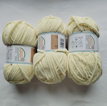 Lot 3 pelotes Laine Chenille aspect velours jaune paille 