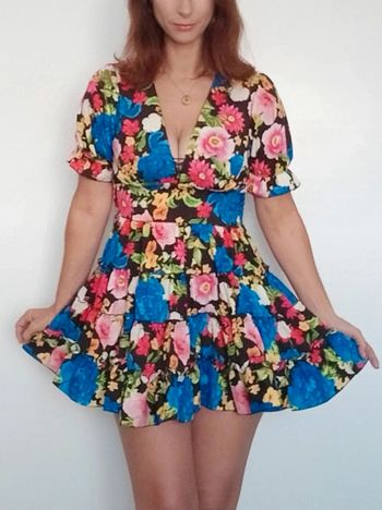 Robe fleurie volantée taille 38