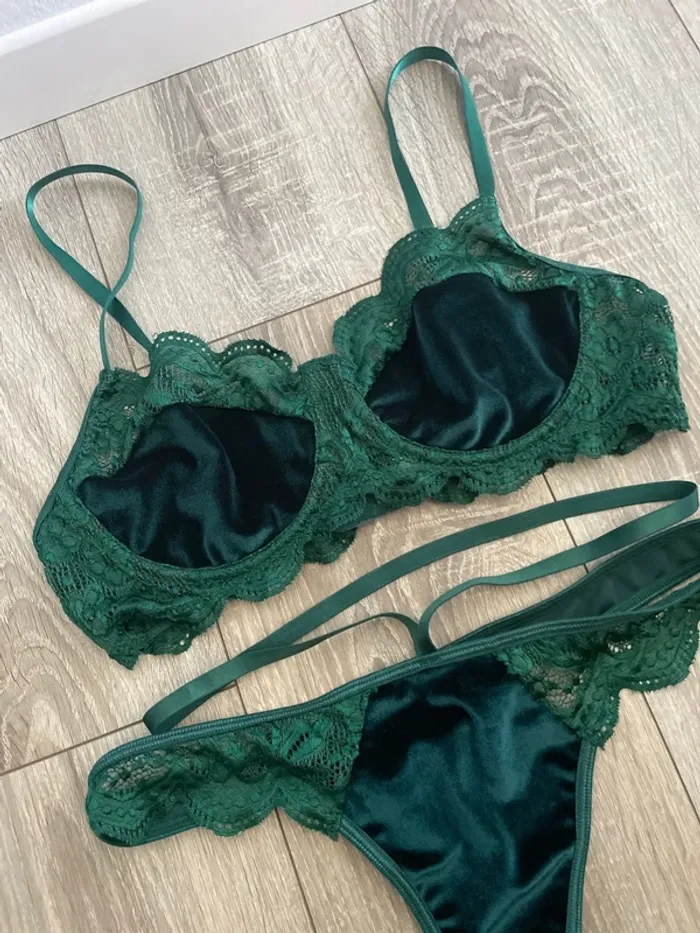 Ensemble lingerie - photo numéro 2