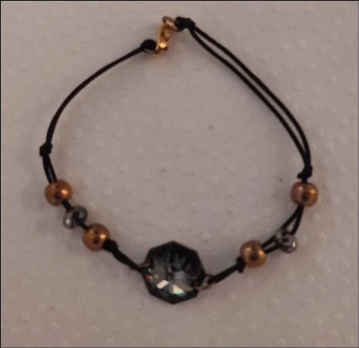 Bracelet fantaisie avec pierre façon Swarovski