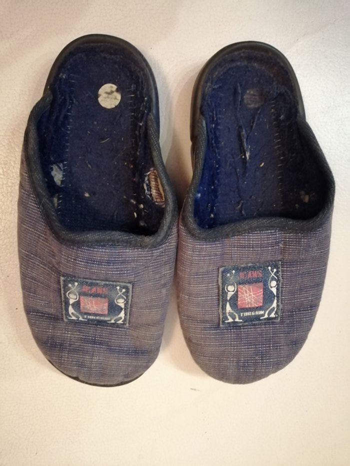 Pantoufle marine Taille 29