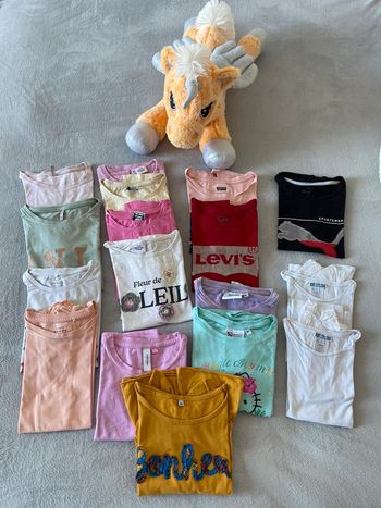 Lot de 17 tee-shirts 8 ans
