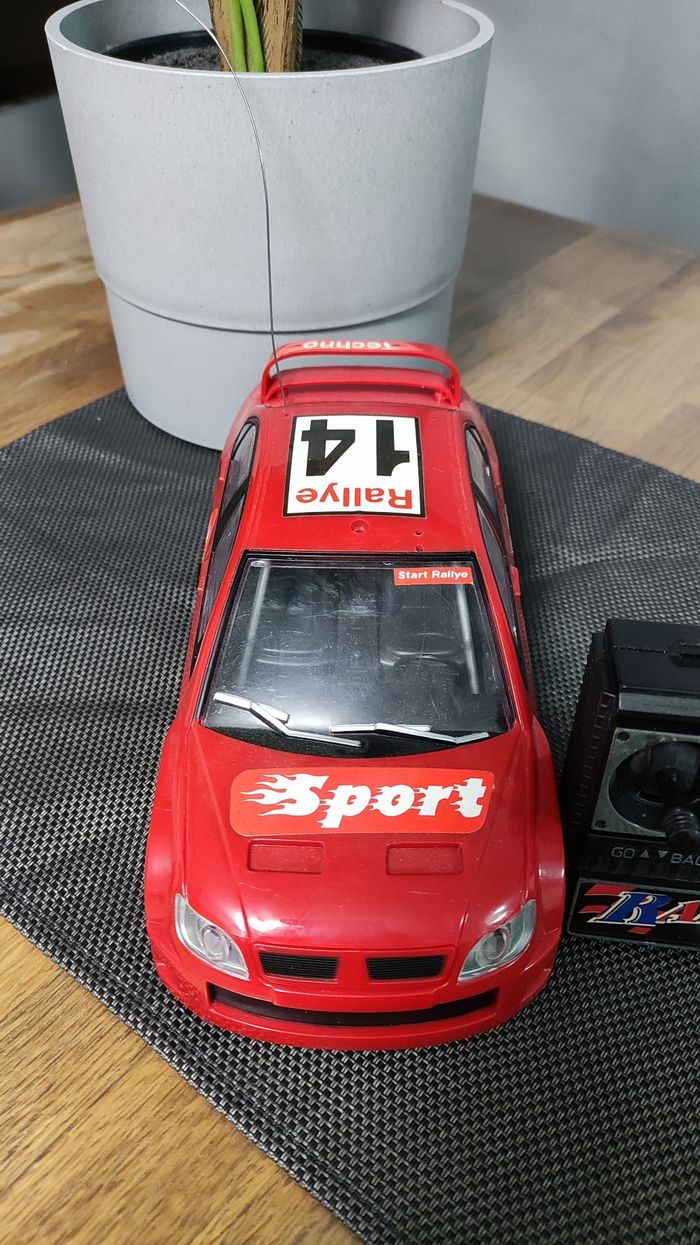 Voiture télécommandée rouge sport - photo numéro 6