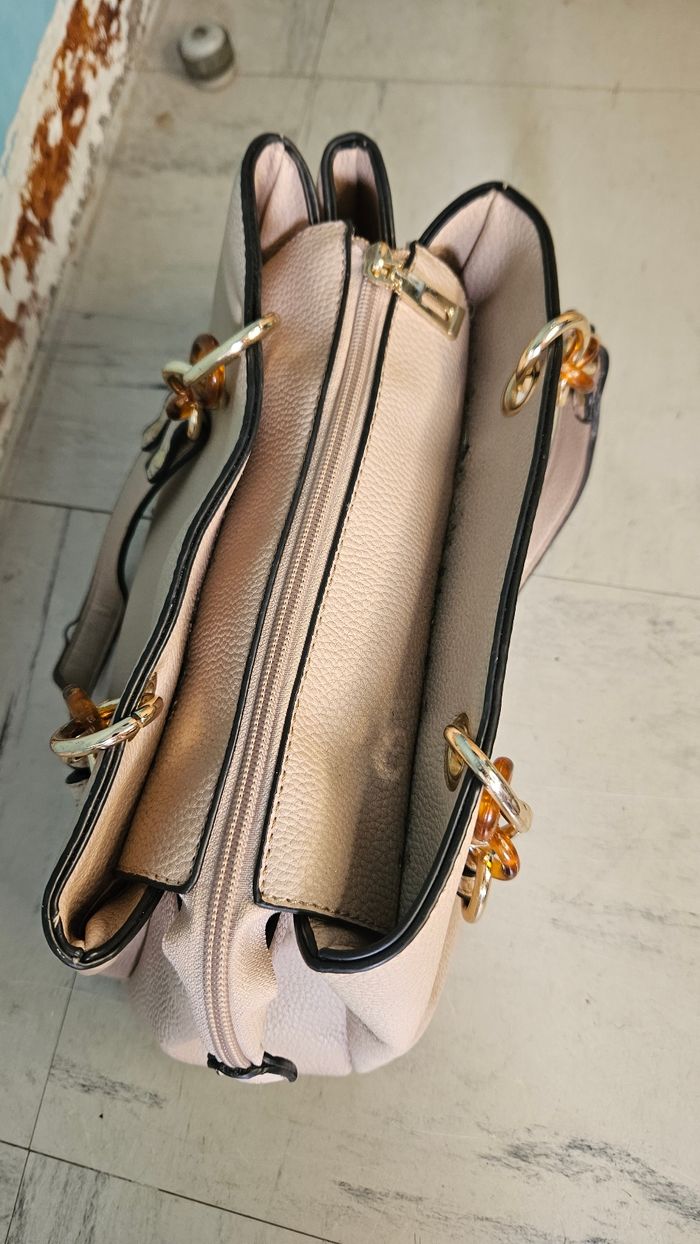 Sac a main beige chaînes 3 compartiments bon état global - photo numéro 3