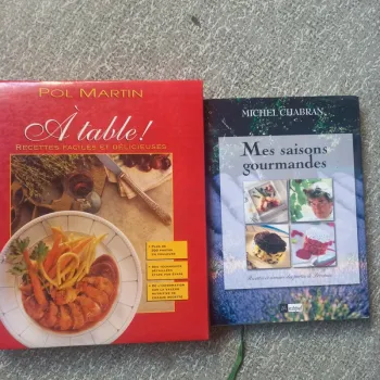 Lot 2 livres de cuisine brochés