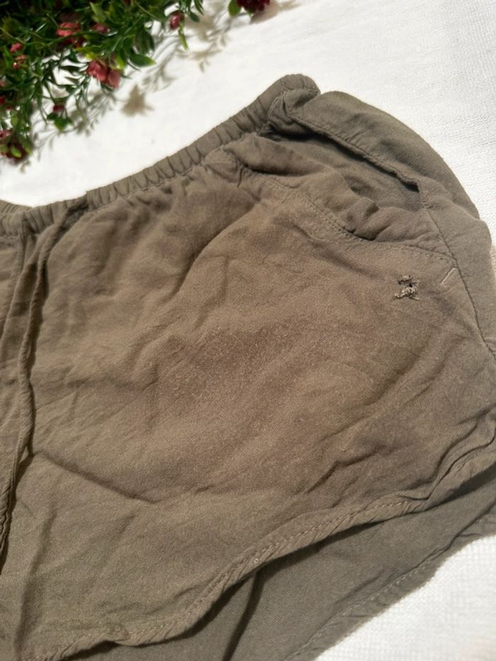 Short kaki – H&M – Taille 36 💚 - photo numéro 3