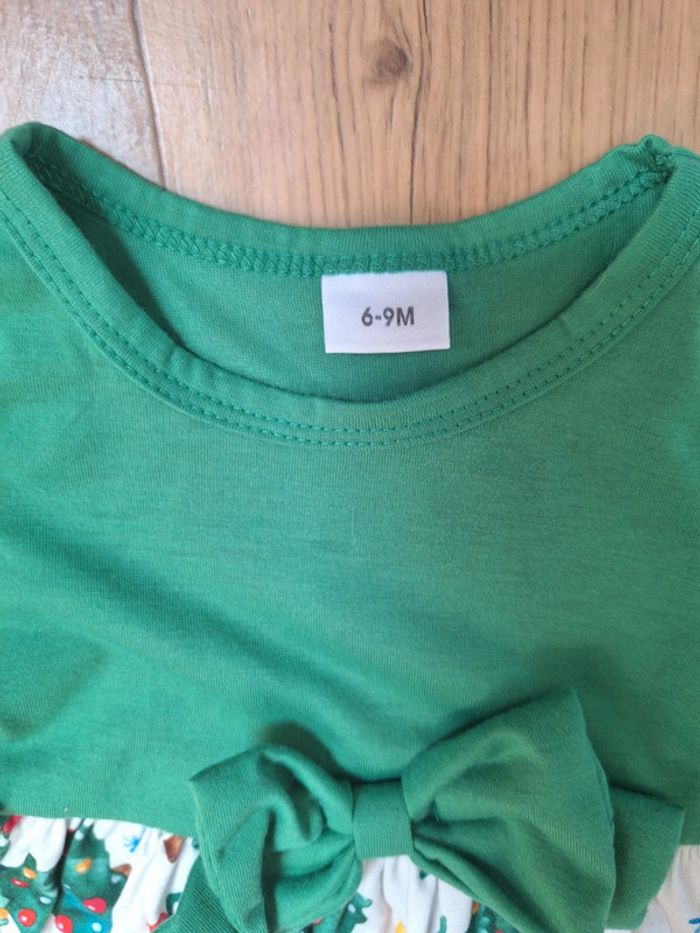 Robe de Noël en 6-9mois - photo numéro 3