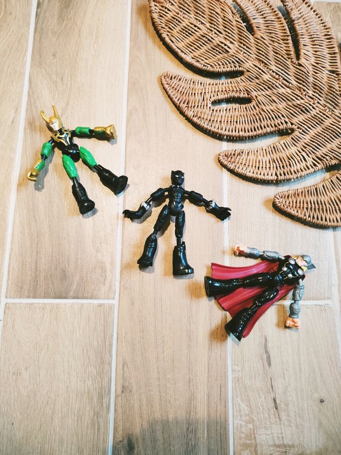 💫Lot de 3 Figurines Bend and Flex avec Thor Loki et Black panther Avengers