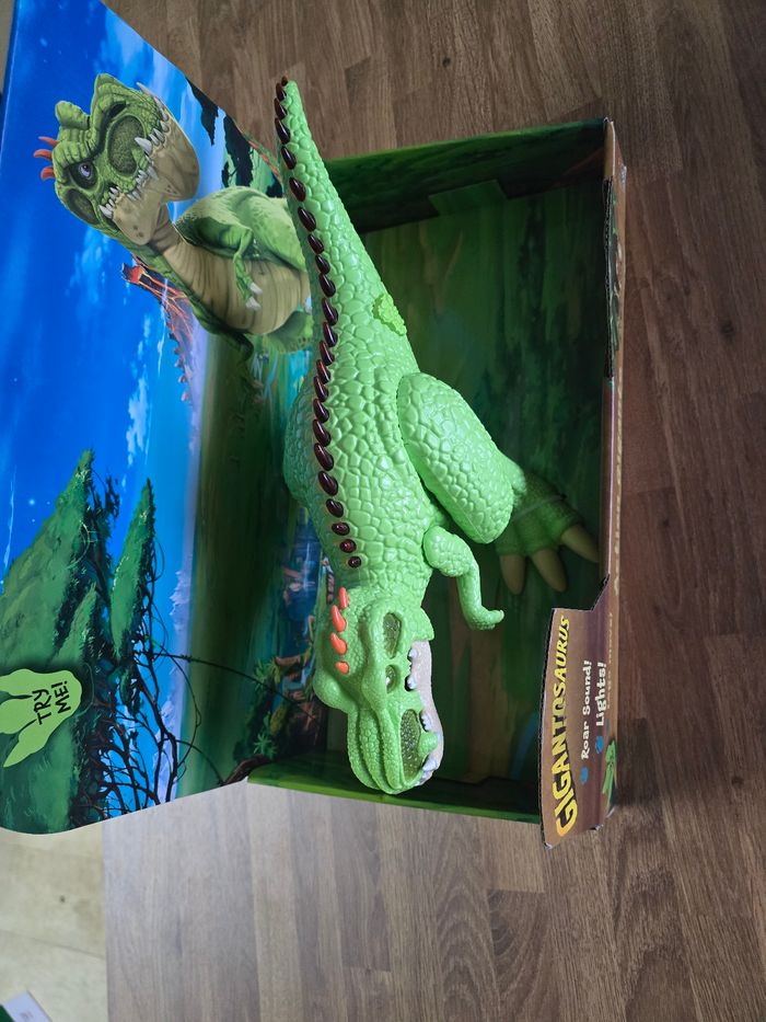 Gigantosaurus, Dinosaure, Figurine géante articulée de 30 cm, Avec effets sonores et lumineux - photo numéro 3