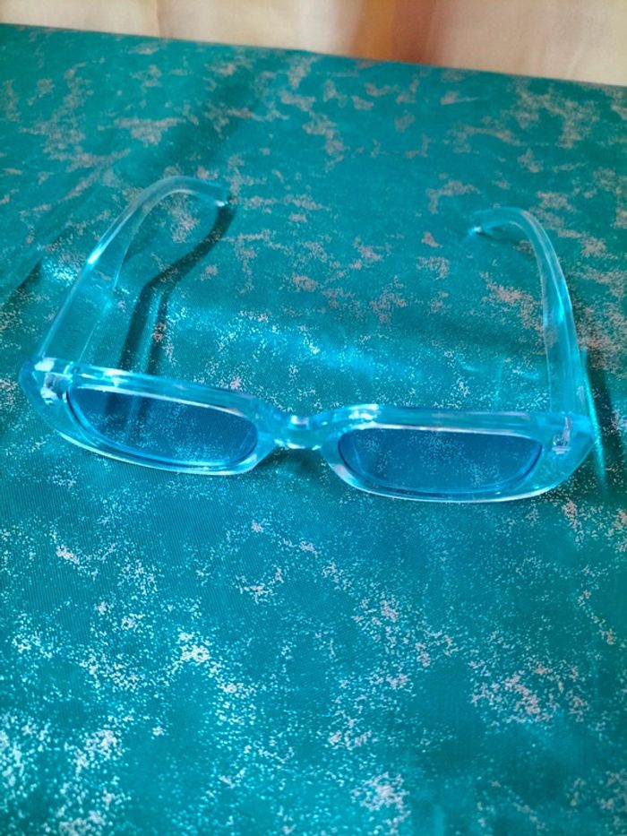 Lunettes de soleil - photo numéro 2