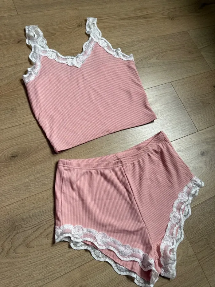 Ensemble pyjama rose dentelle M/38 - photo numéro 2