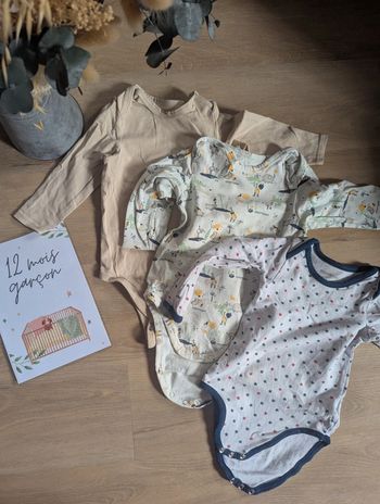 Lot 3 bodies manches longues Tape à l'oeil et orchestra