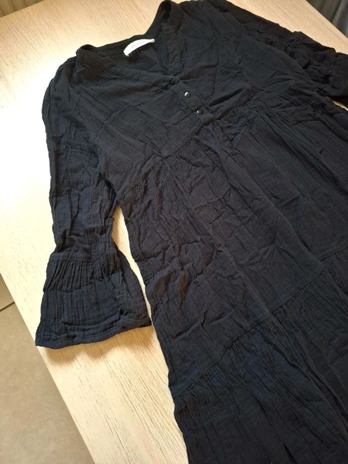 Robe noire - photo numéro 3