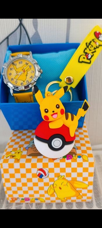 Coffret montre et porte clé Pokémon 