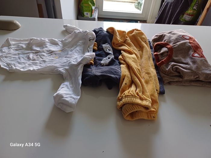 Lot de 2 pyjama en 6 mois un1 pièce l'autre 2 - photo numéro 8