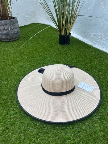 Très jolie chapeau taille unique neuf