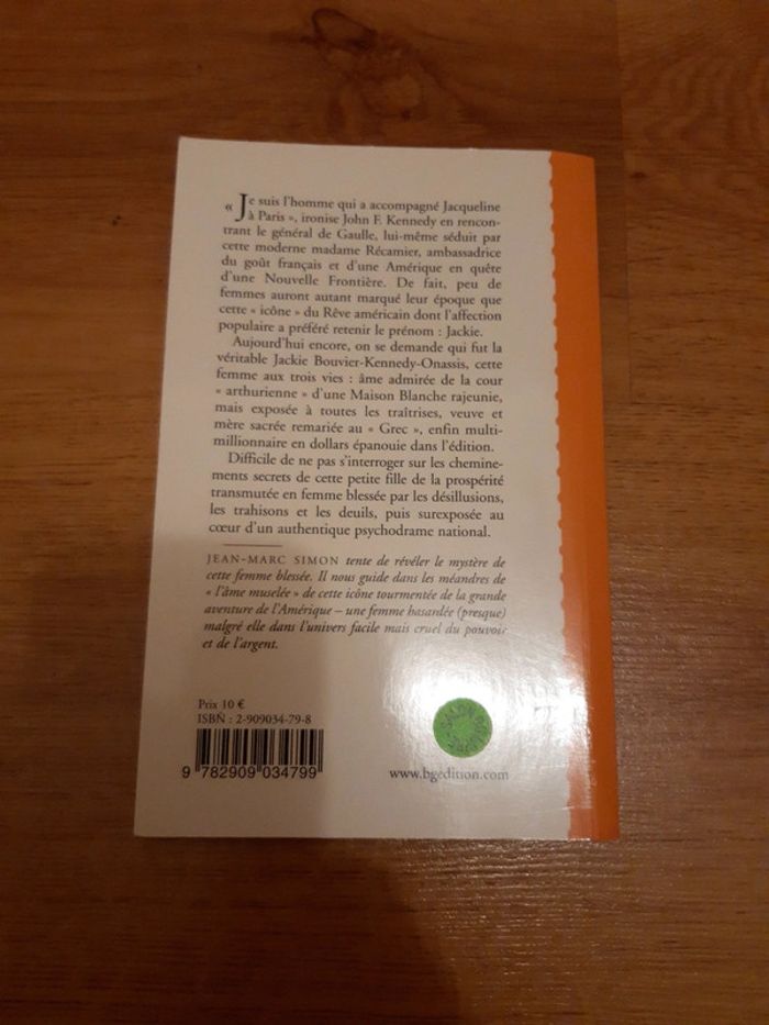 Livre Jackie Kennedy une femme blessée - photo numéro 2