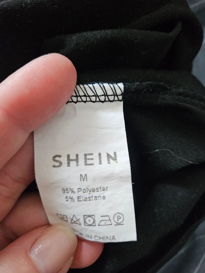 Tee shirt femme noir shein taille M - photo numéro 4