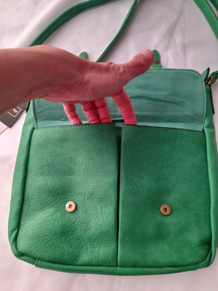 Sac bandoulière vert neuf avec étiquette 🏷 - photo numéro 4