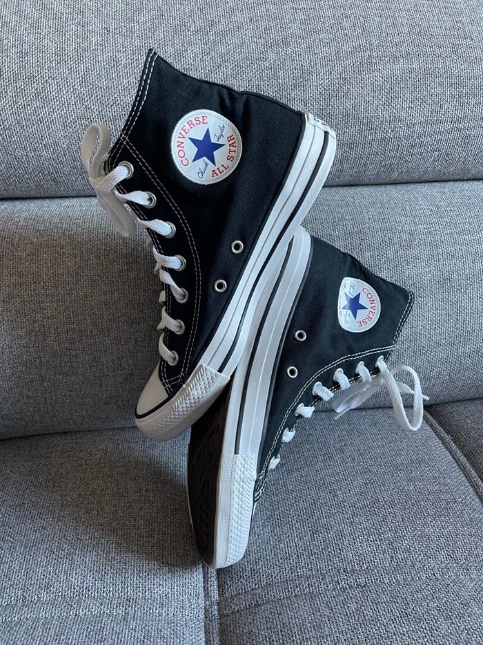 Converse noire 39 en excellent état - photo numéro 4