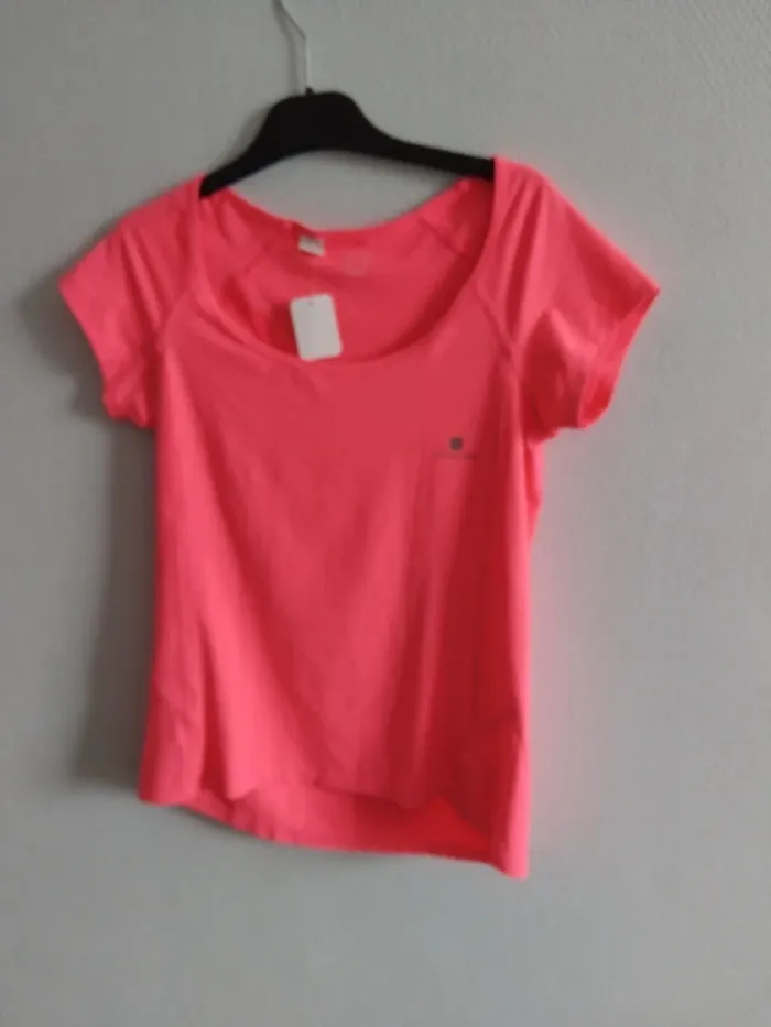 Tee-shirt domyos de sport taille S - photo numéro 3