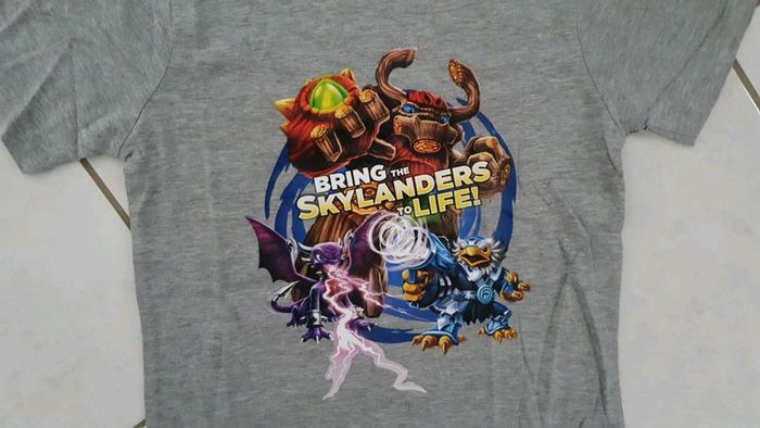 T-shirt MC Skylanders 6/8 ans Neuf V9 - photo numéro 3
