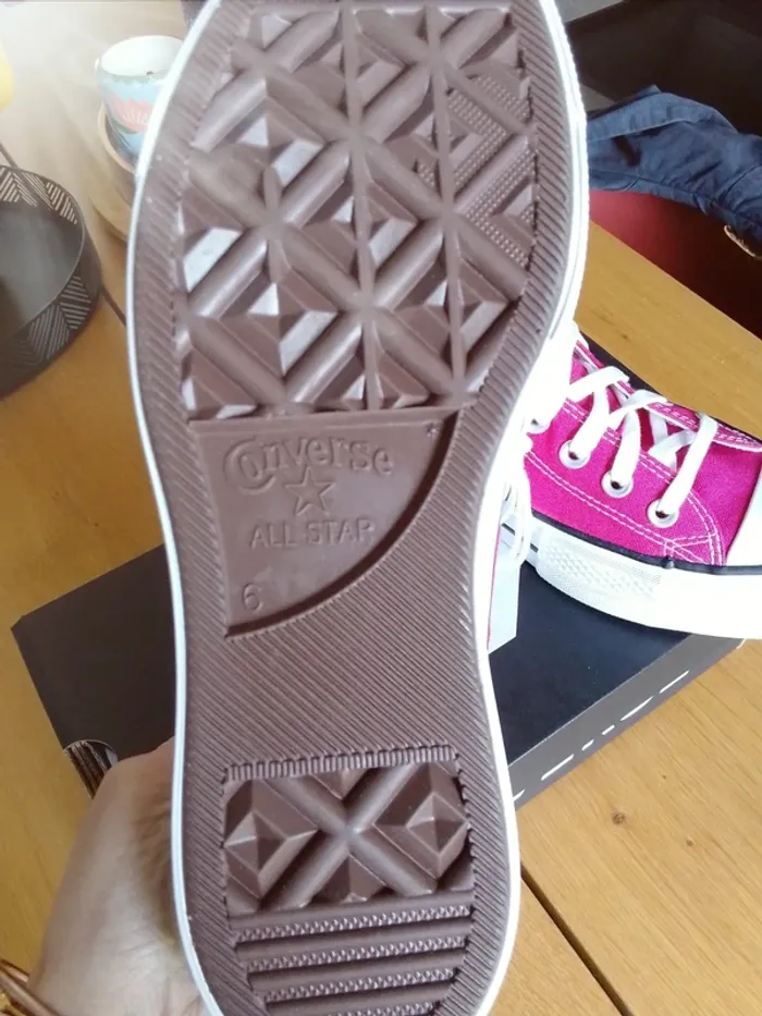 Paire de Converse basses, plateforme, pointure 39, couleur Cerise - photo numéro 6