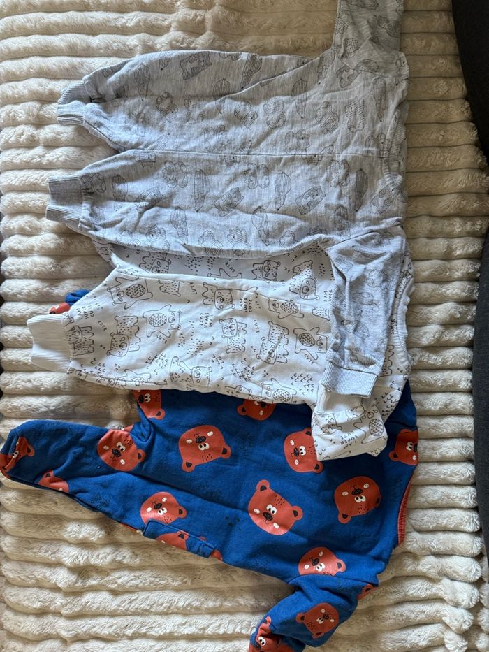 Combinaison 3 mois - photo numéro 2