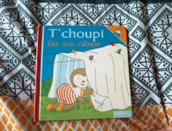 T'choupi fait une cabane