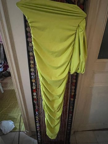 Magnifique robe Zara neuve verte punchy pour cet été neuve 