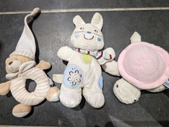 Lot peluches hochets