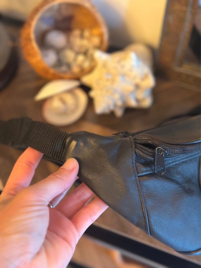 Banane vintage noire logo doré Chipie – Années 90 - photo numéro 8