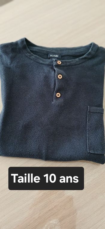 Pull garçon Taille 10 ans marque Kiabi