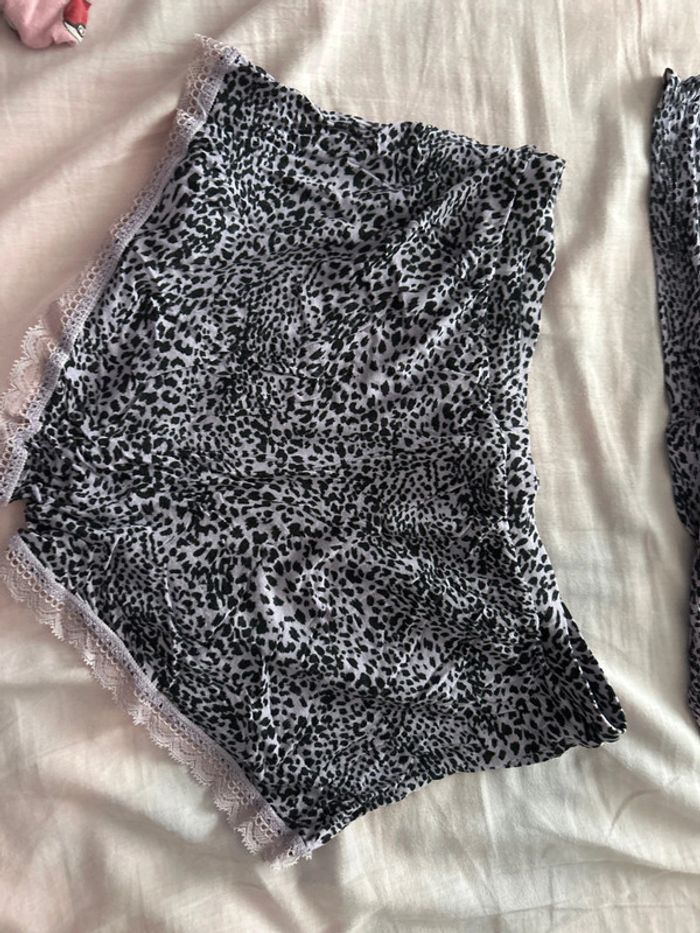 Pyjama débardeur et short - photo numéro 2