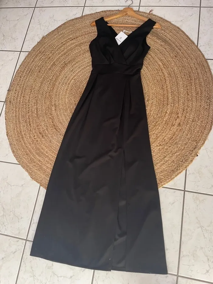 Robe longue noire fendue TU