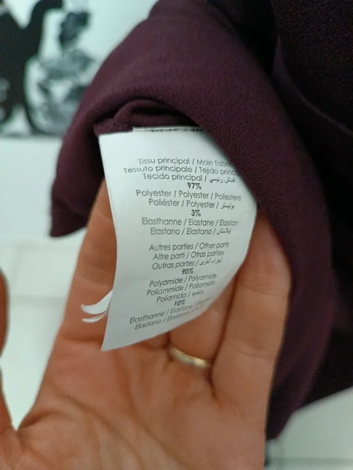 Robe bordeaux avec dentelles - photo numéro 7