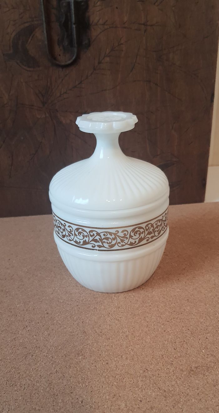 Poudrier "Avon" en verre de lait des années ~1970